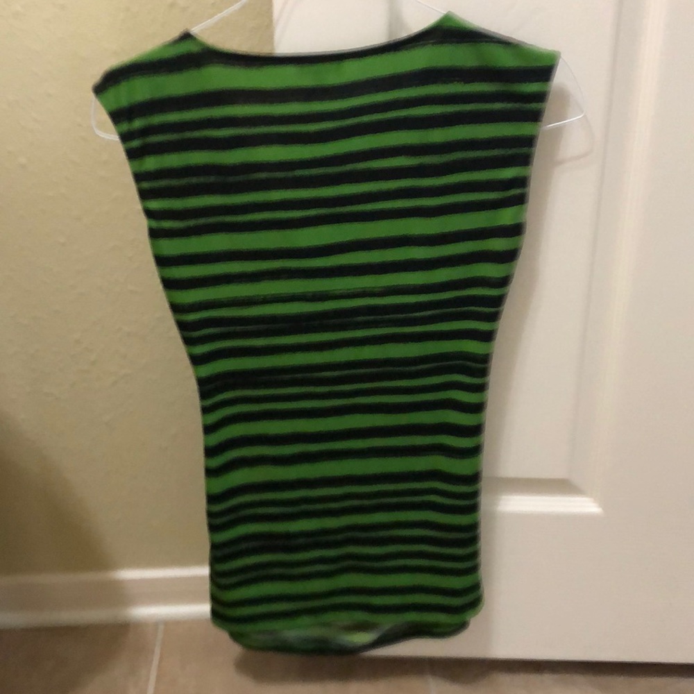 Cute sleeveless Vince Camuto top - Picture 4 of 4